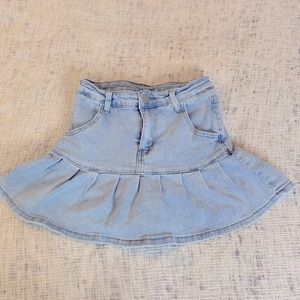 Brand: JEANS Size: (S)mall Color: light blue Jean